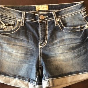 Earl Jeans women’s mini denim shorts Size 4